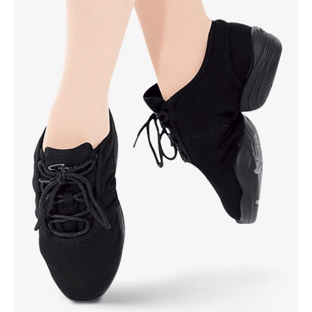 NEVER WORN Capezio Adult Canvas Dansneaker